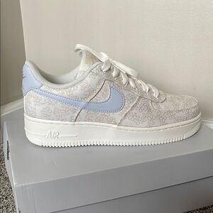 Nike Women's Sneakers - White and Light Blue